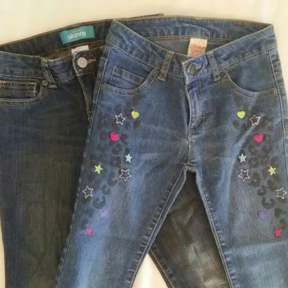 2 pairs of jeans